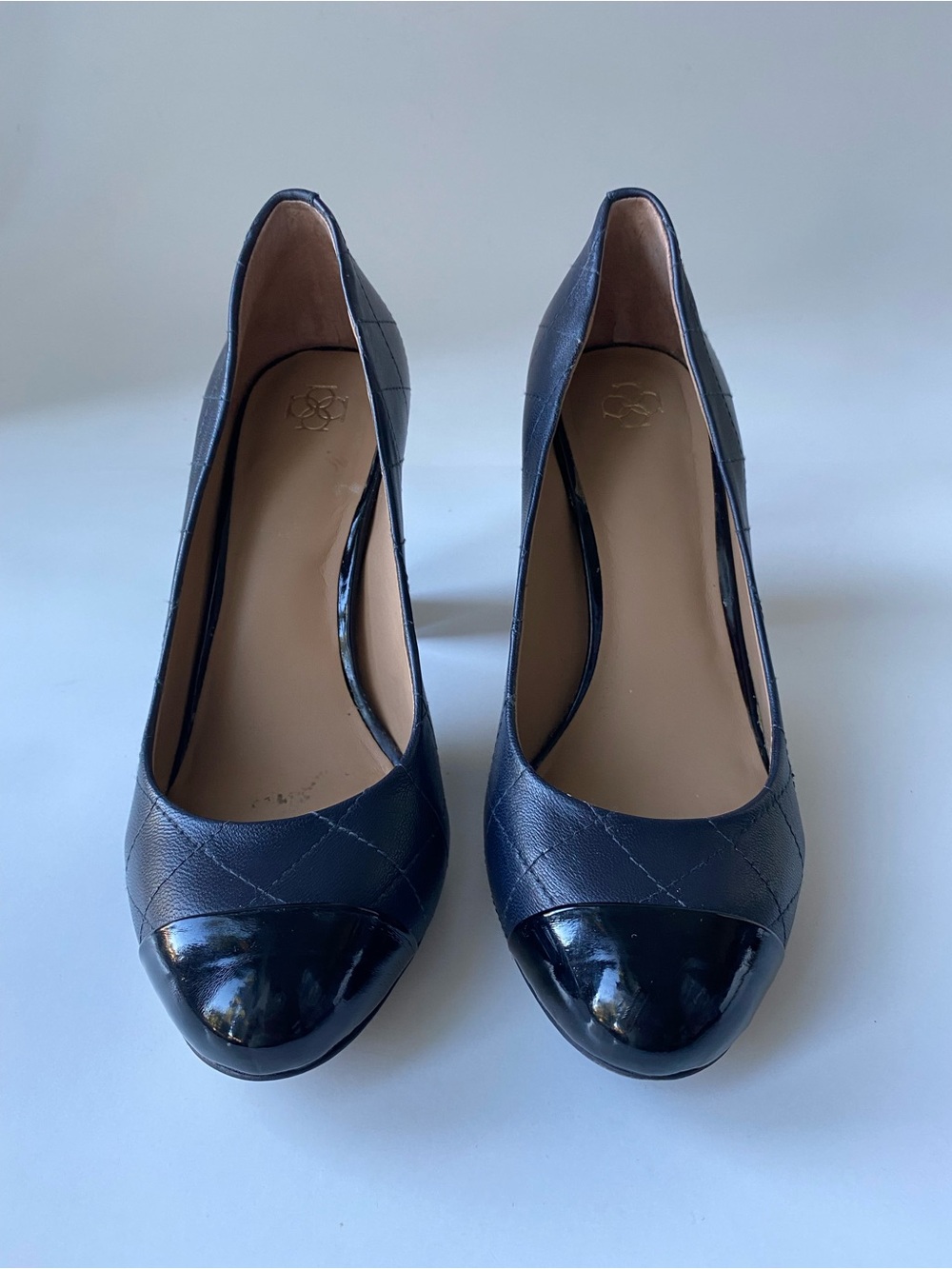 Classic Navy and Black Women's leather Ann Taylor Cap-Toe Pumps